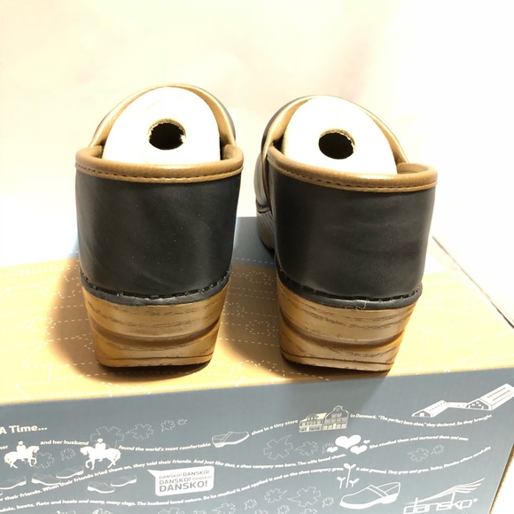 New Dansko Women's Pro Grey Scrunch Leather Clogs - Picture 4 of 5